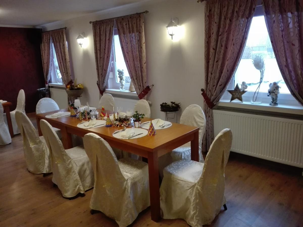 Pension Am Radweg & Ristorante Juani Wriezen Exteriör bild